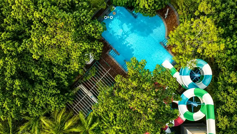 Swimming pool