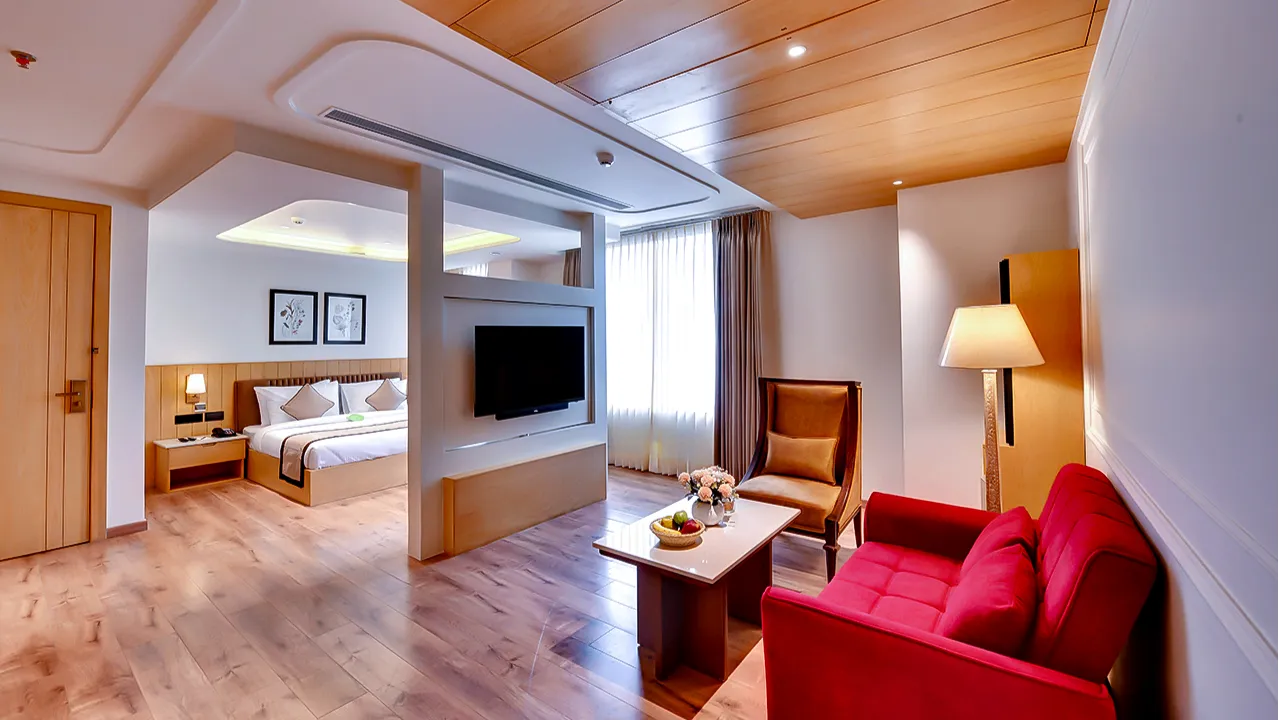Family Suite with Bathtub