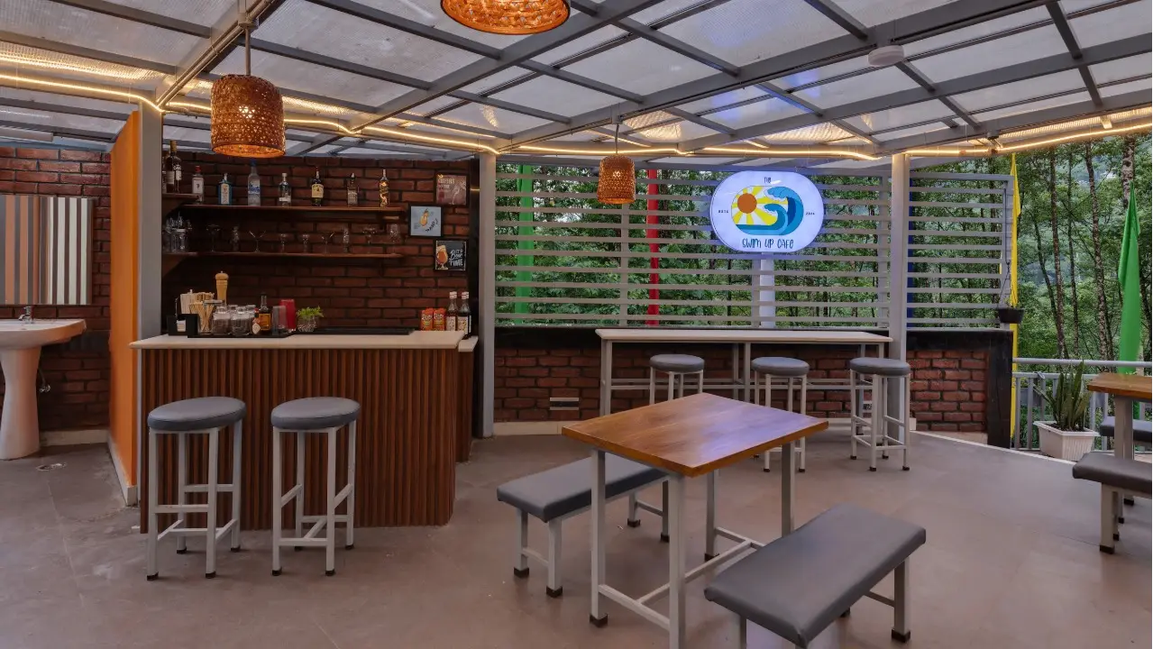 Swim Up Café
