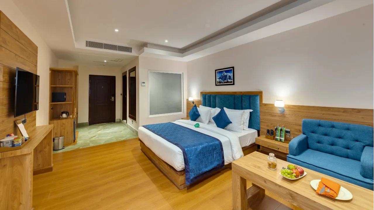 Clarion Club Room