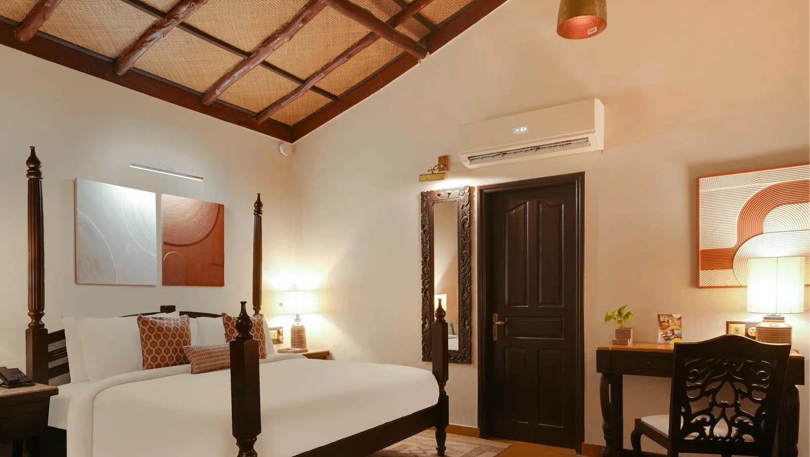 Earth House Cottages