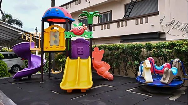 Kids' Outdoor Play Equipment