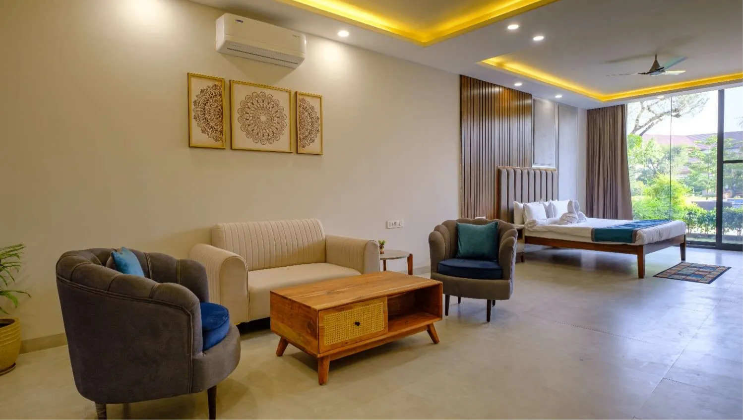 Cottage Room (King Bed)