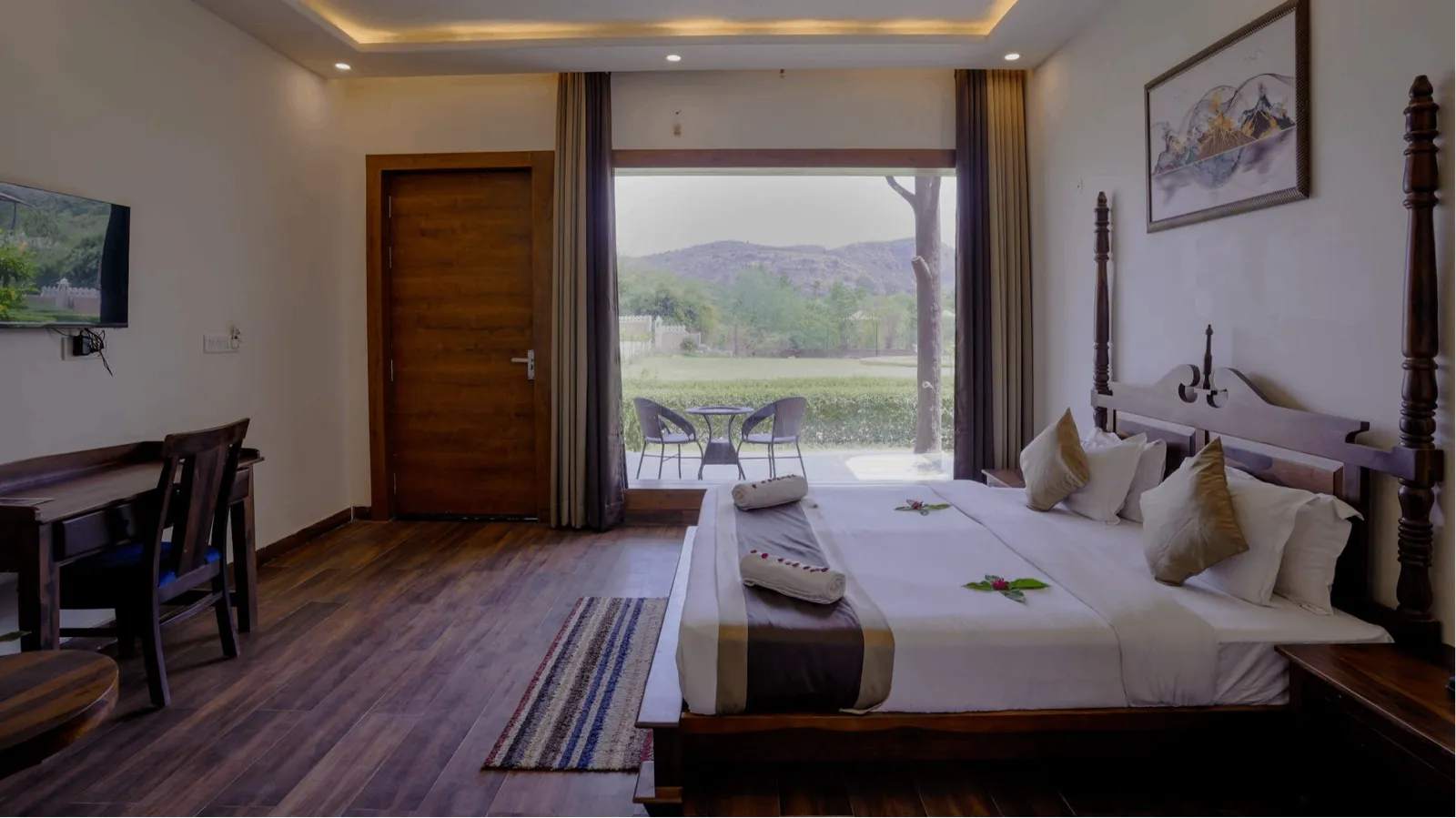 Luxury Room with Bathtub