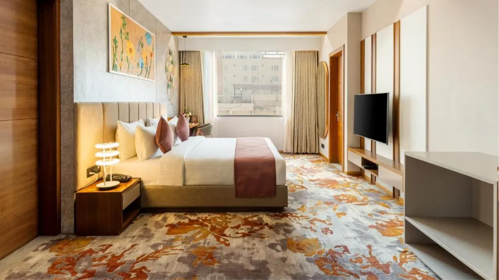 PREMIUM SUITE