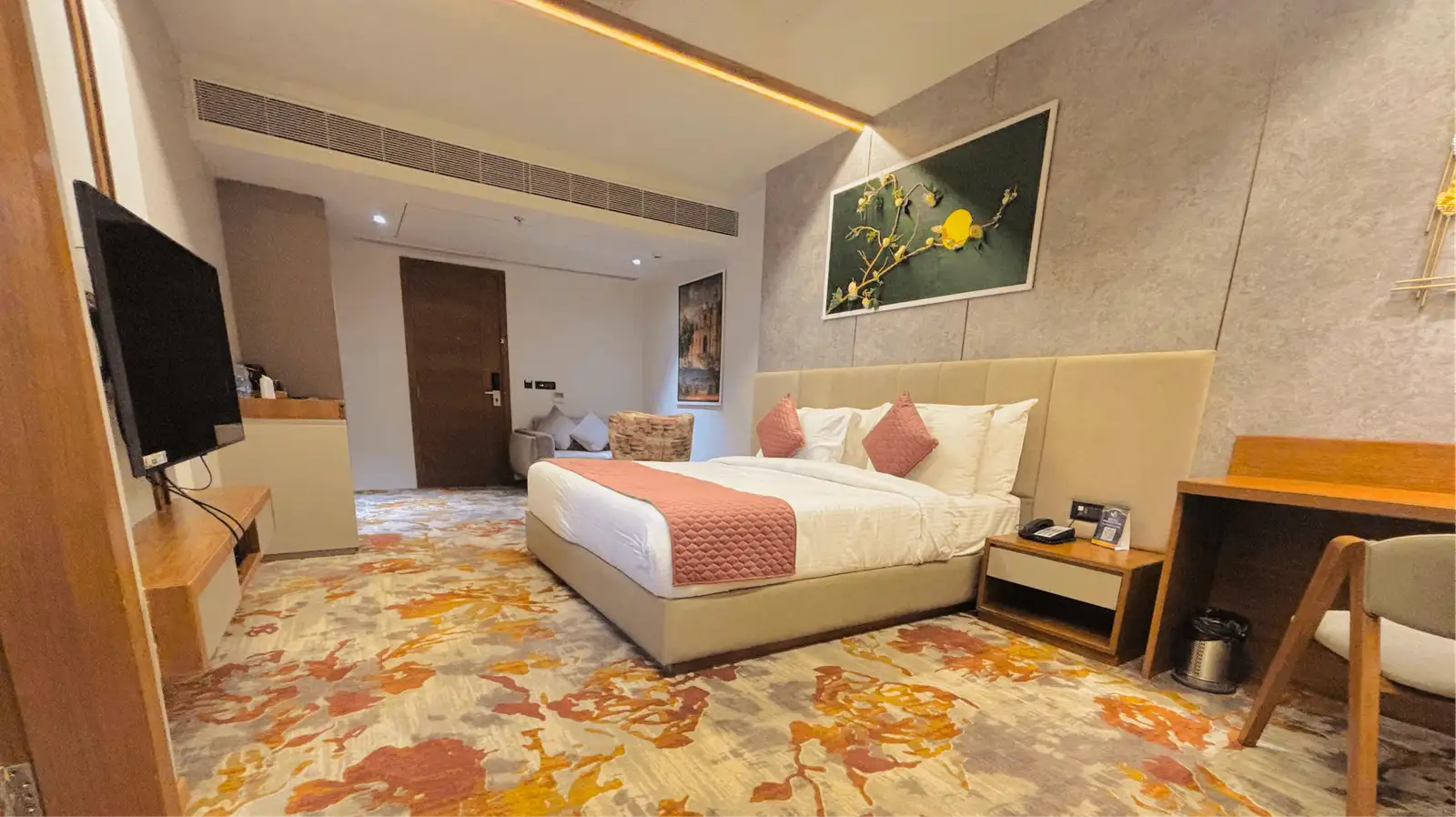 PREMIUM SUITE WITH BATHTUB