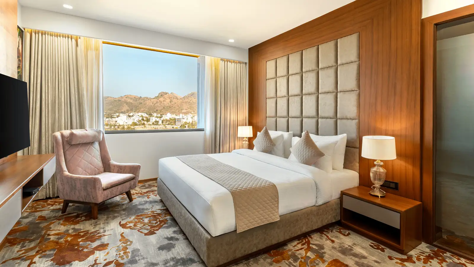 PRESIDENTIAL SUITE WITH JACUZZI