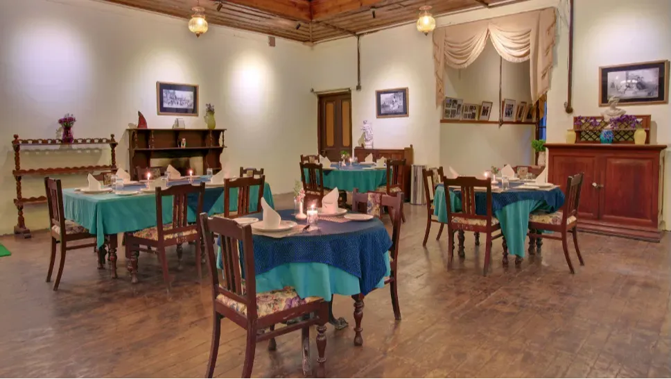 Restaurant & Dining Area