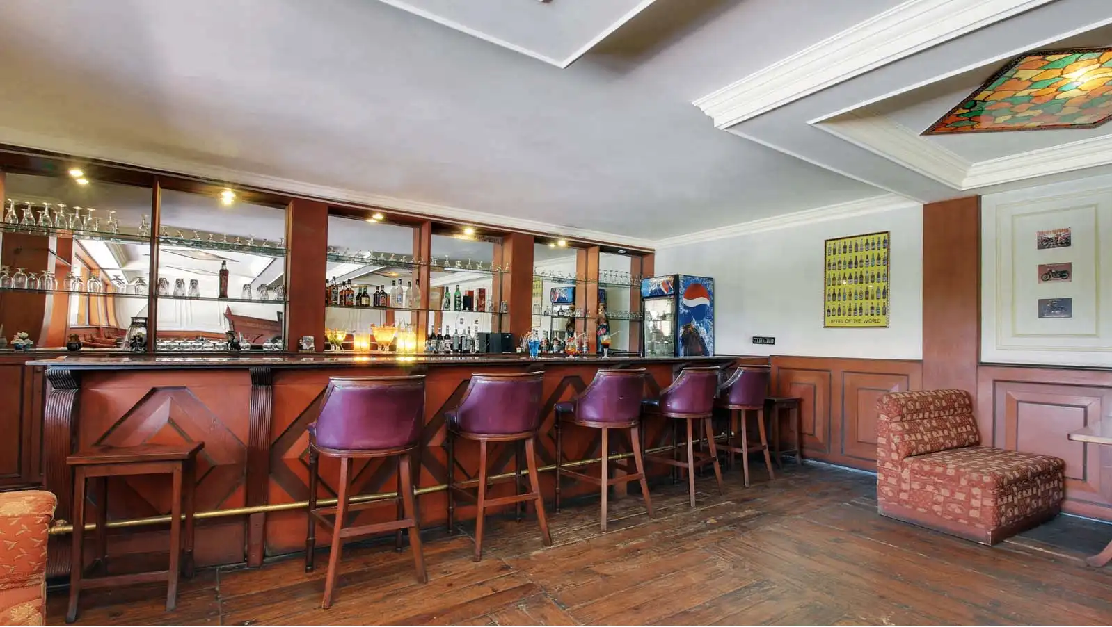 Bar – The Seven Peaks