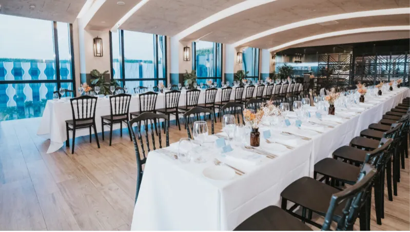 SOL & ORA: INDOOR DINING