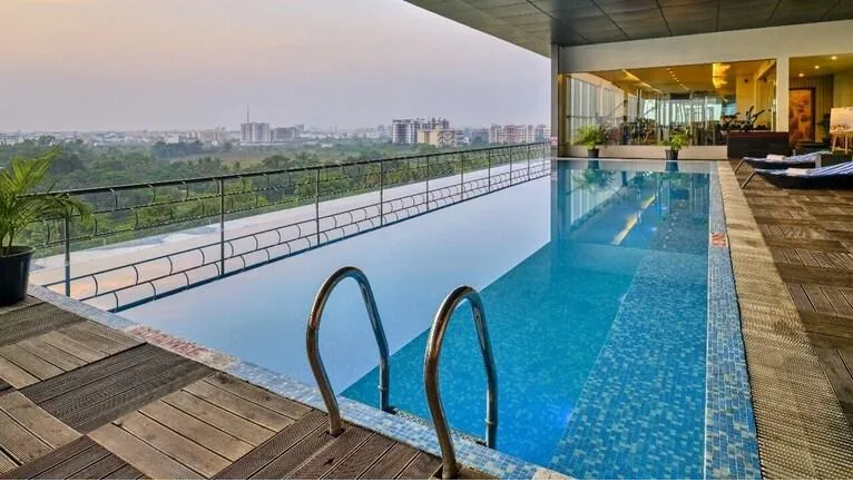 Rooftop Infinity Pool