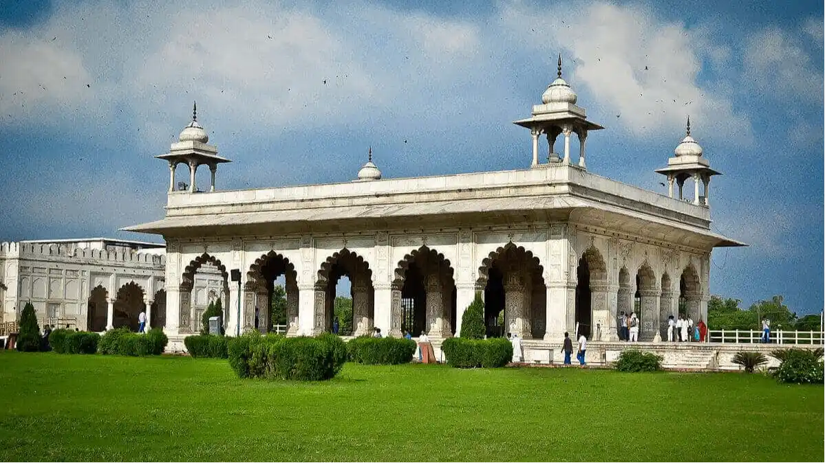 Raja Nahar Singh Palace (Nahar Singh Mahal)