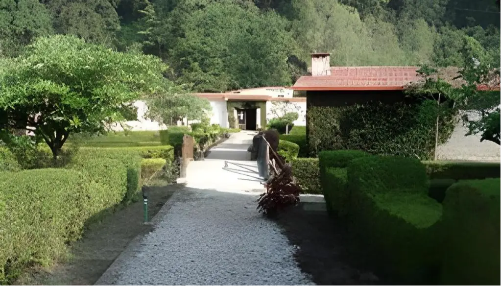 Corbett Roop Resort