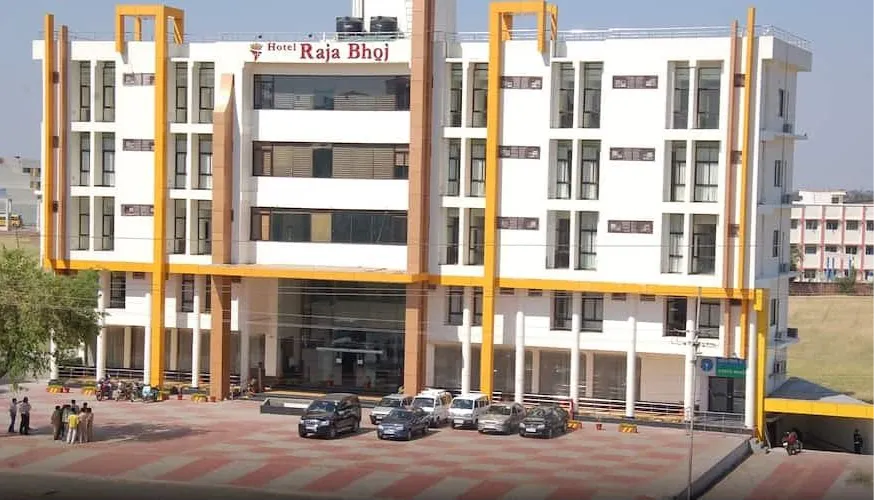 Hotel Raja Bhoj