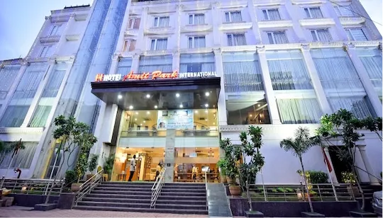 Hotel Amit International