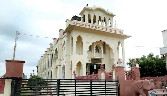 गैलरी फ़ोटो 2