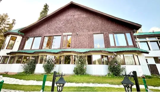 Pine Palace Resort