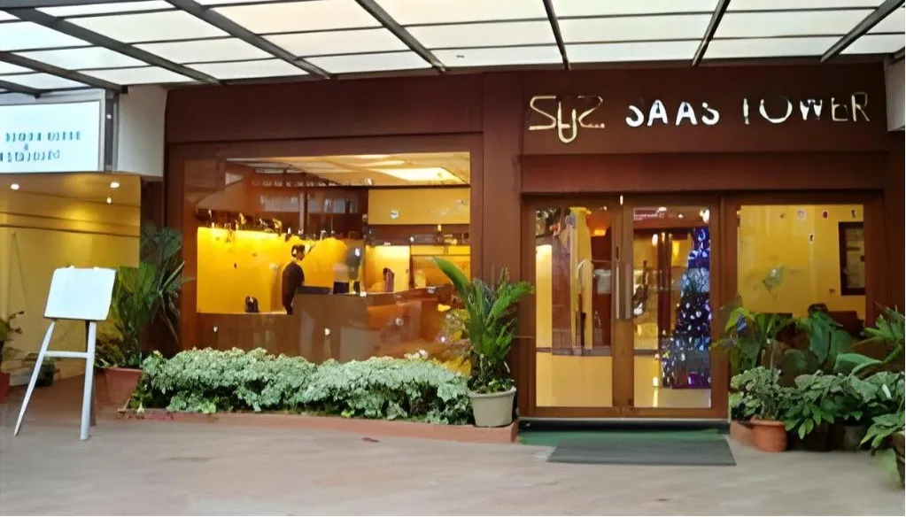 Hotel Saas Tower