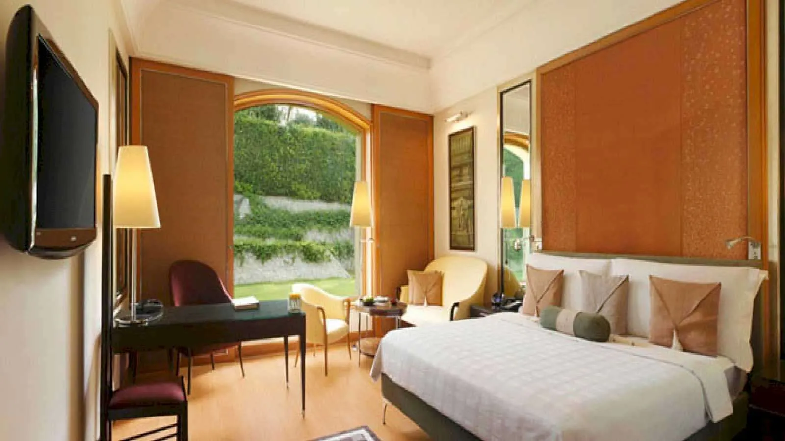 Deluxe Garden View Room