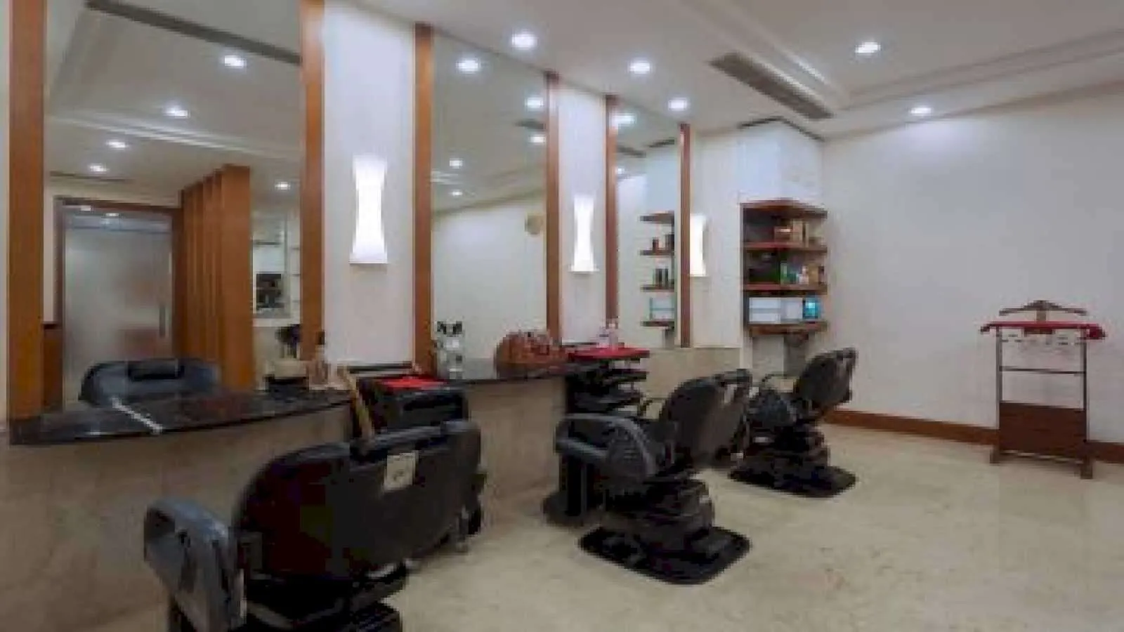 Salon Di Wills
