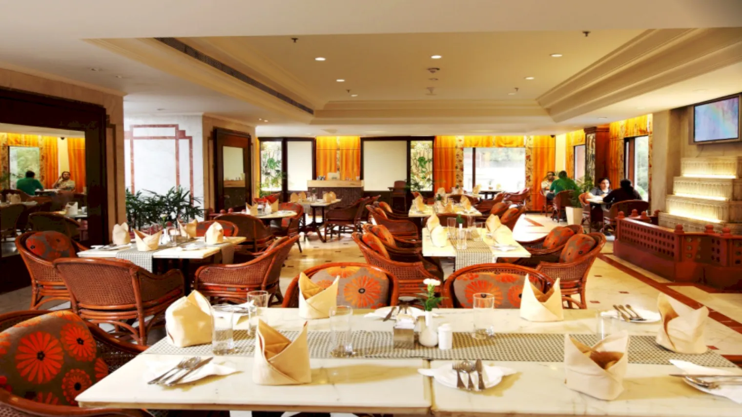 Samavar (24 Hour Coffee Shop)