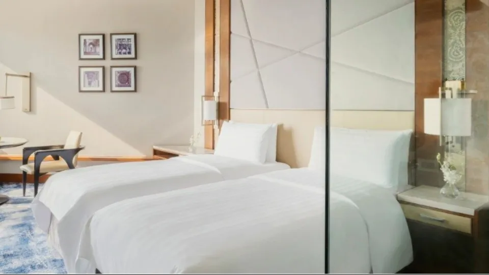 Horizon Premier Room