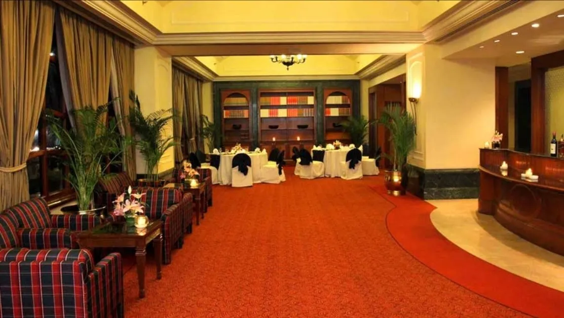 Lutynes Lounge