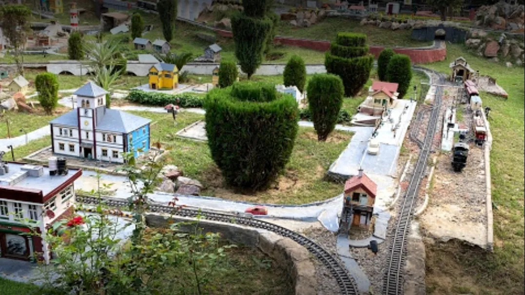 NeverEnuf Garden Railway