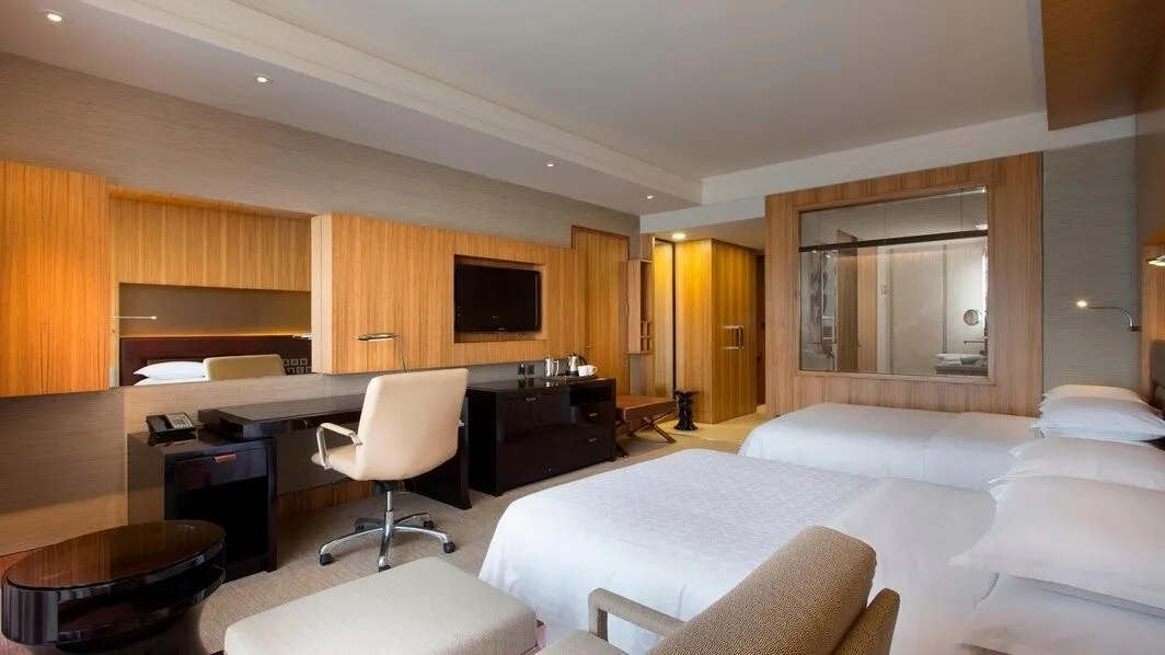 Premier Deluxe Guest Room