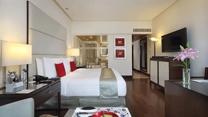 Premier Bay View Room