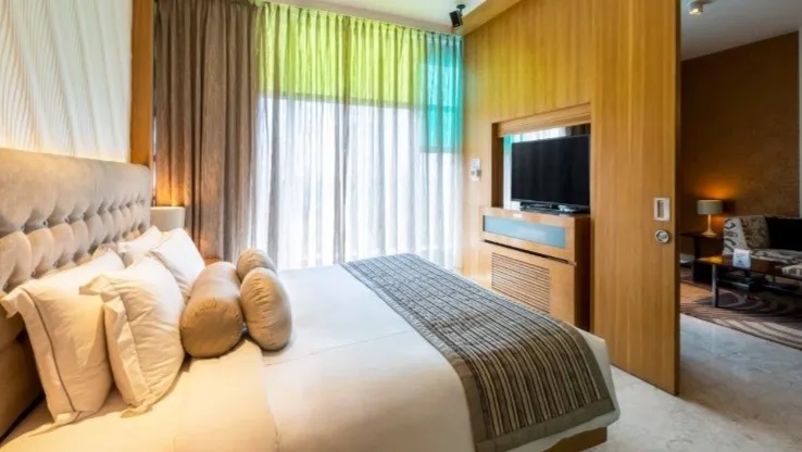 Deluxe Suite City View 