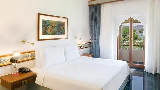 Deluxe Lake View Rooms