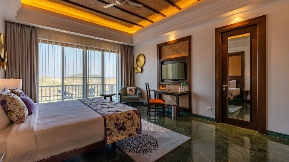 Luxury Cottage with Balcony