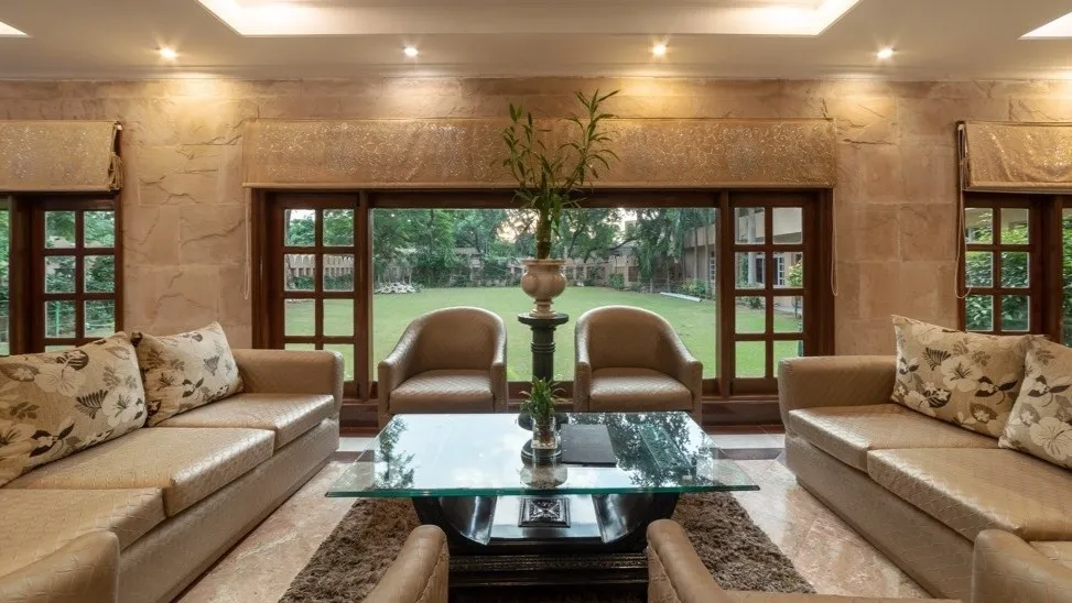 Garden View Lounge & Bar