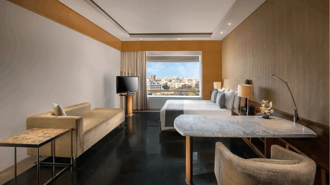 1 King Bed Club Access Deluxe