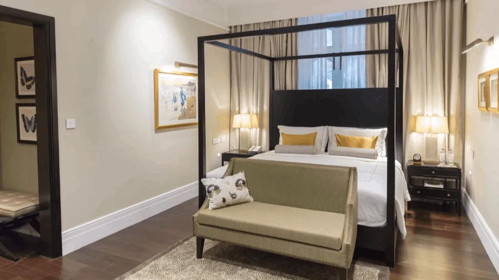 Colonial Suite