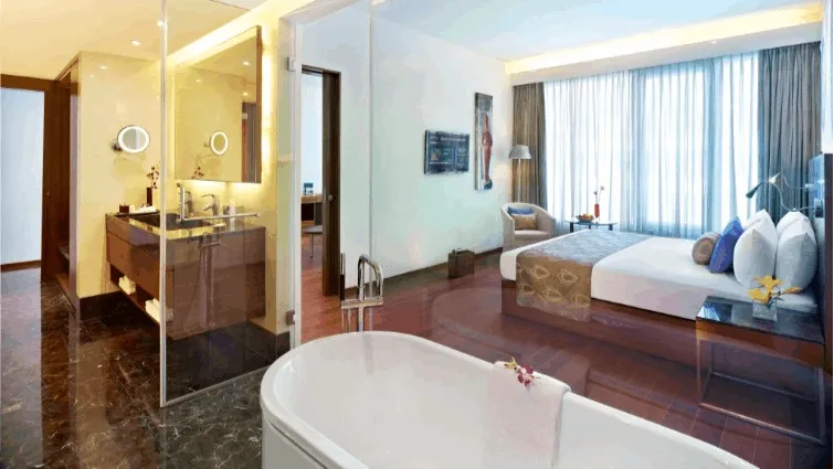 Executive Suite Pool View