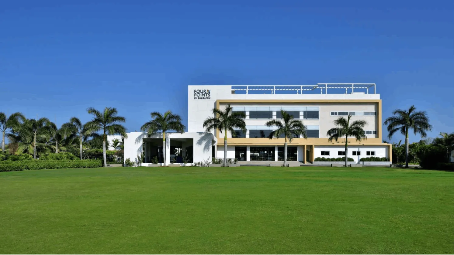 Grand lawn