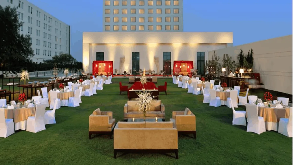 Plaza Lawn
