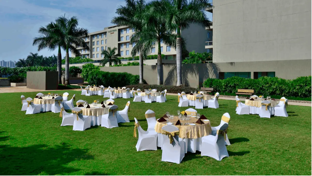 Courtyard Lawns