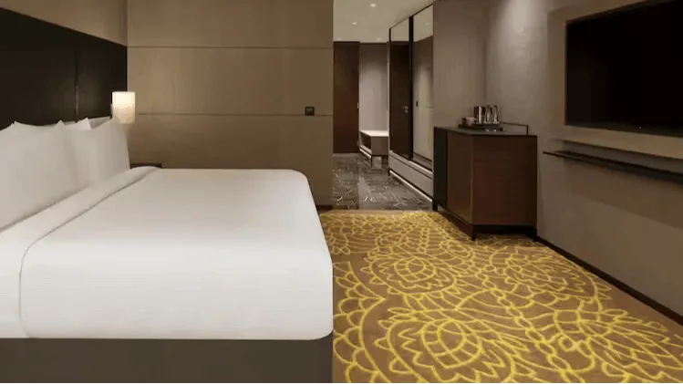 King Accessible Room