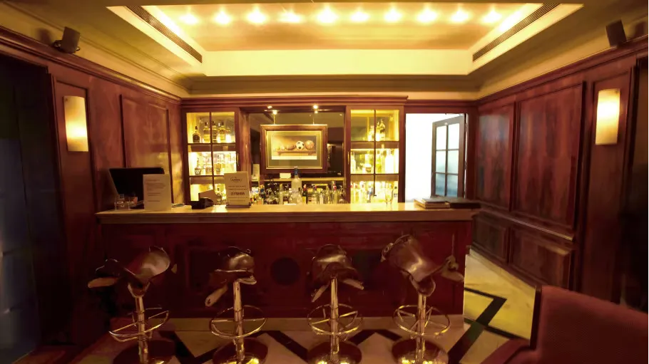 Lounge Bar