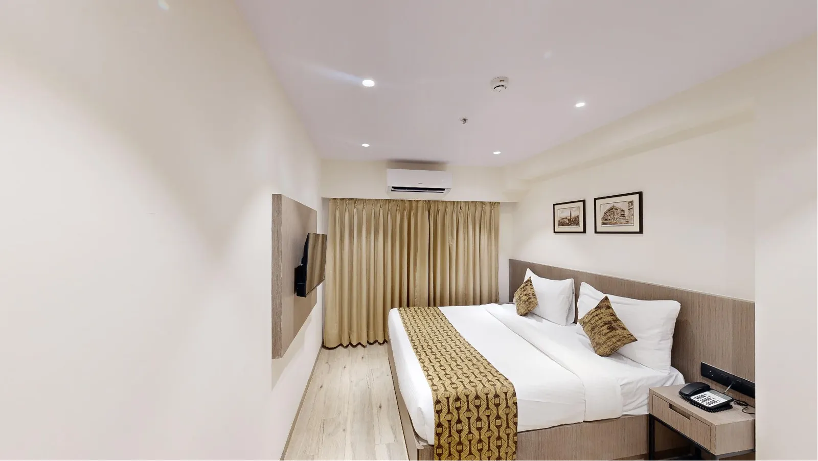 Superior King Room 
