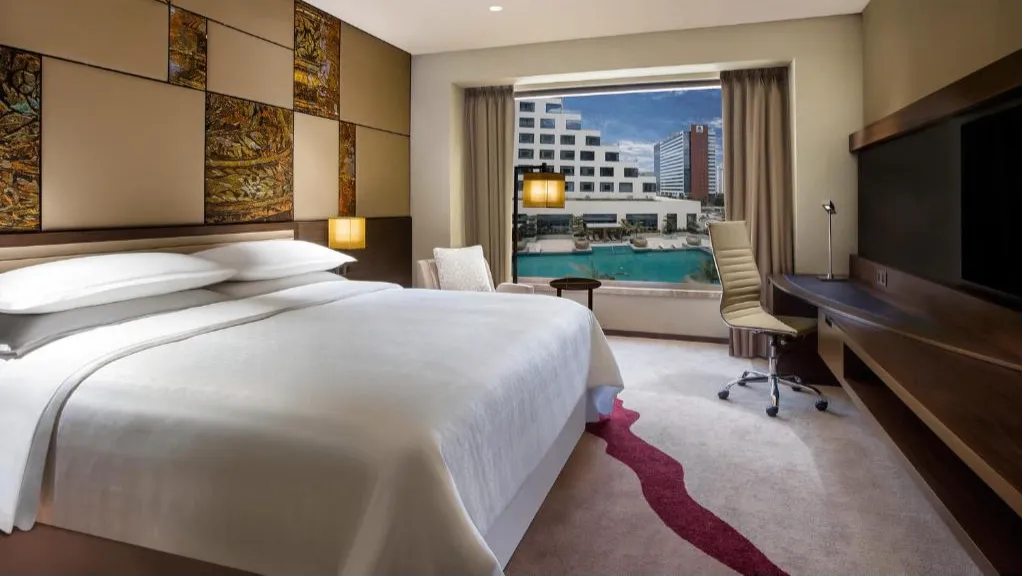 Sheraton Club with Club lounge access
