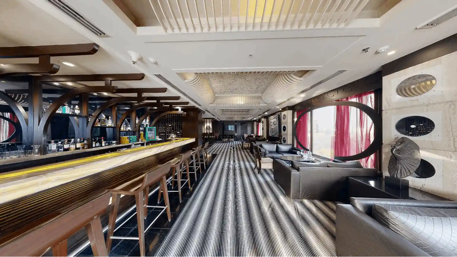 Shanghai Bar & Lounge