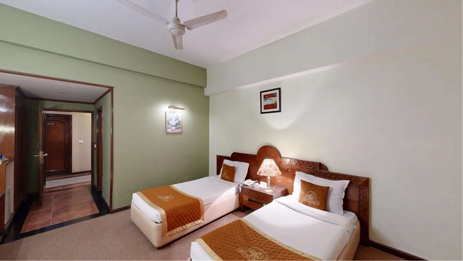 Adjoining Family Room