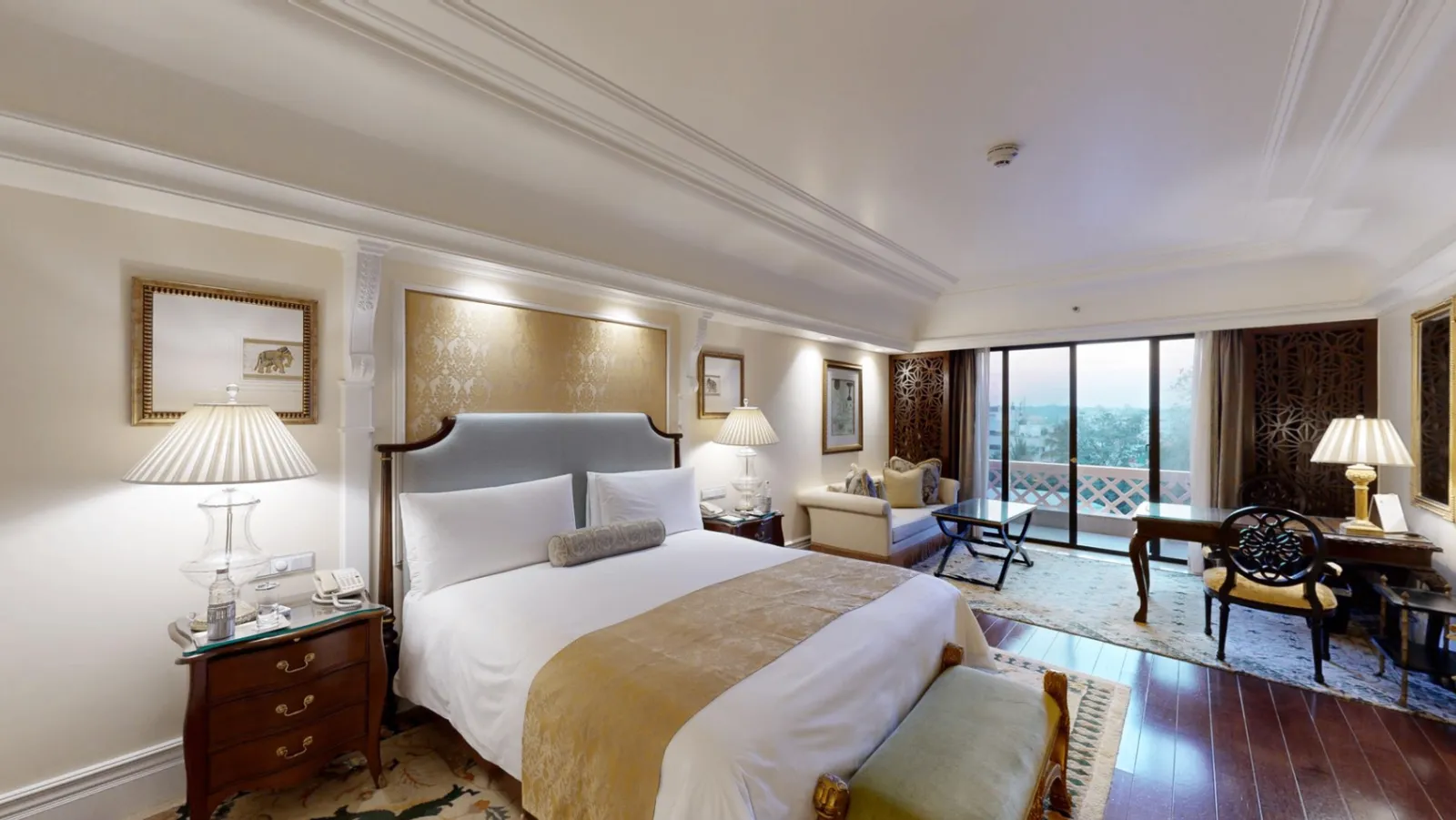 Royal Premier Room