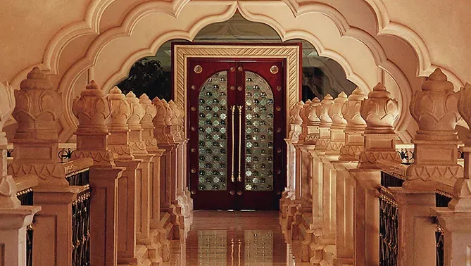 Art Walk at the Palace