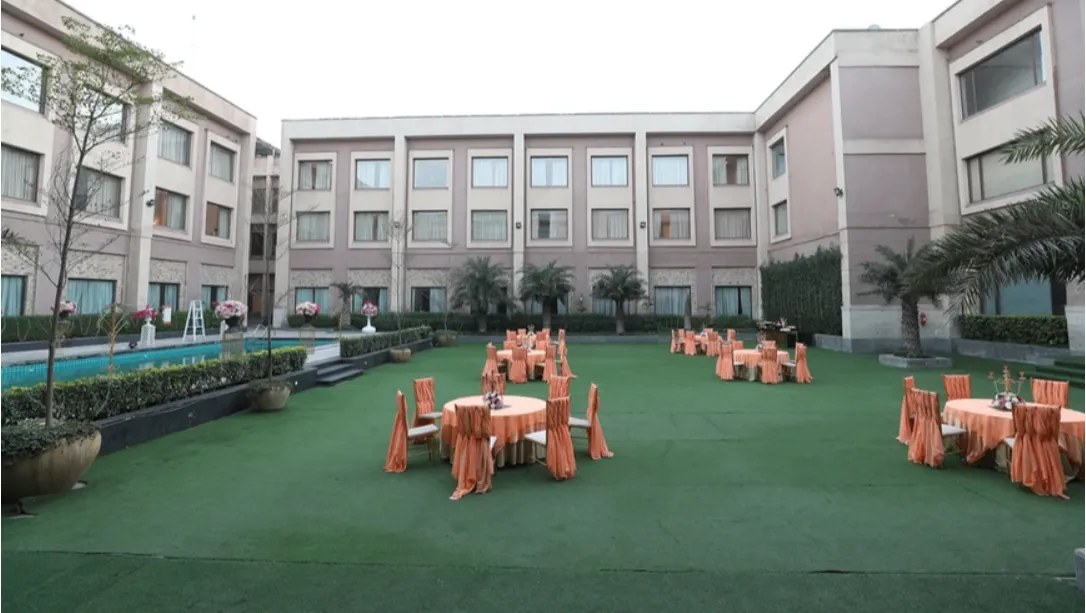 GRAND PAVILION WITH POOLSIDE