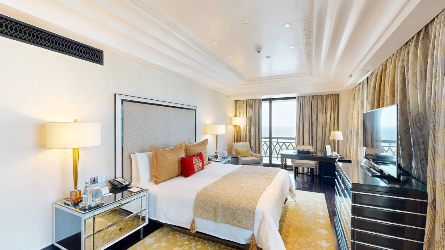 Royal Suite – 1 Bedroom